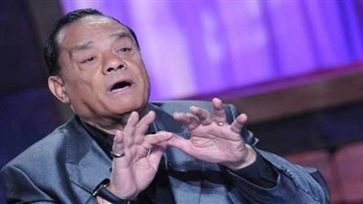 حلمي بكر باكيا: بنتي هي اللي مموتاني.. واتضربت علقة موت بسبب طليقتي|فيديو