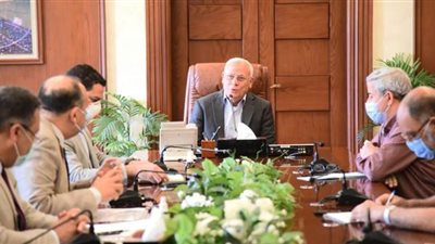 محافظ بورسعيد: إقامة محطة وقود متكاملة تعمل بالغاز الطبيعي