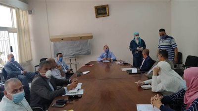 نائب محافظ القاهرة يتابع فتح الجراجات المغلقة