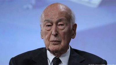 صحفية ألمانية تتهم رئيس فرنسا الأسبق فاليري جيسكار ديستان بالتحرش