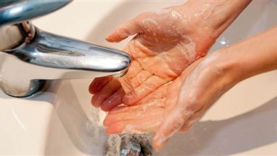 احذر.. الغسل المتكرر لليدين يهدد بإصابتك بالإكزيما