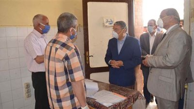 محافظ المنيا يتابع انتظام عملية استلام المشروعات البحثية بالمدارس | فيديو