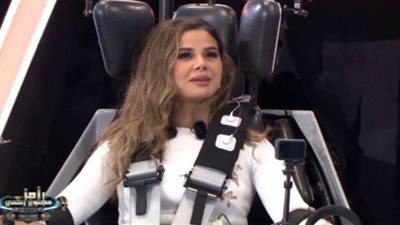 رامز جلال لمنة عرفة: كبرتي وبقيتي تلبسي مايوهات.. والفنانة ترد | فيديو