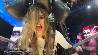 منة عرفة تصرخ: هموت منكم.. ورامز جلال: خسارة تربيتك يا حلمي | فيديو