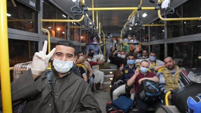 المصريون العائدون من الكويت: الرئيس استجاب لندائنا