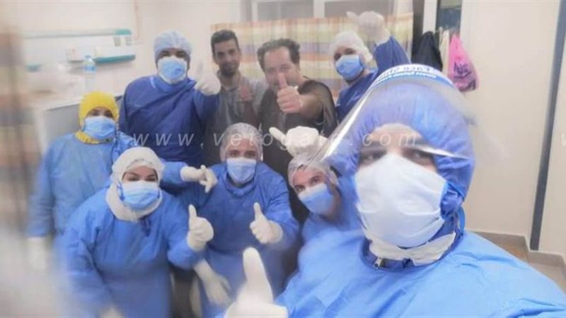 الطاقم الطبي بمستشفى