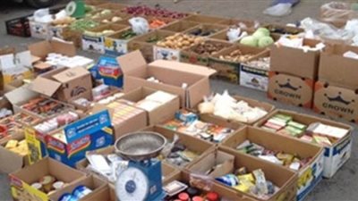 النيابة توجه تهمتي الغش التجاري والتدليس لصاحب شركة مواد غذائية مجهولة المصدر