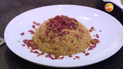 لمحبي التغيير.. طريقة عمل الشعرية بالبسطرمة | فيديو