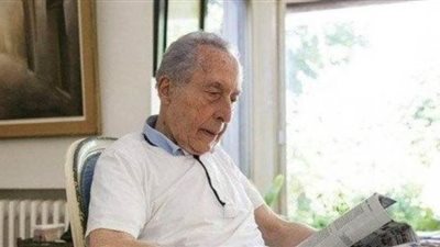 تنكيس علم الجامعة العربية حداداً على روح الشاذلي القليبي