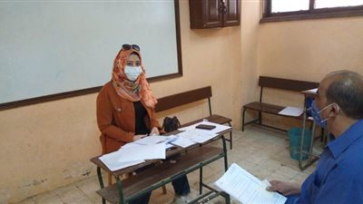 مدير تعليم الجيزة يتابع امتحان الصف الأول الثانوي للفلسفة والمنطق 
