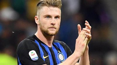 مدافع إنتر ميلان يشعل صراعا جديدا بين ريال مدرييد وبرشلونة