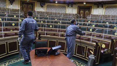 إجراءات تطهير وتعقيم البرلمان عقب إصابة أول نائبة بكورونا| صور