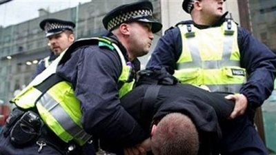 جريمة سرقة بالإكراه تهز شوارع يوركشير بإنجلترا| فيديو