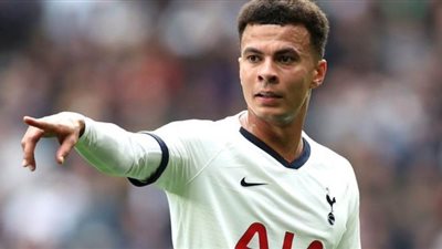 أول رد من نجم توتنهام بعد تعرضه للسرقة والضرب