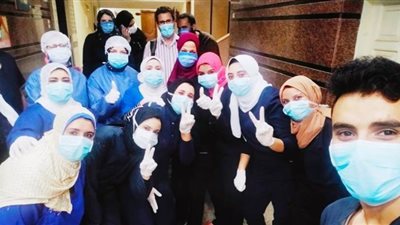 خروج ١٠ متعافين جدد من كورونا من عزل الدقهلية