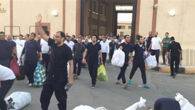 الداخلية تفرج بالعفو وشرطياً عن 528 من نزلاء السجون 