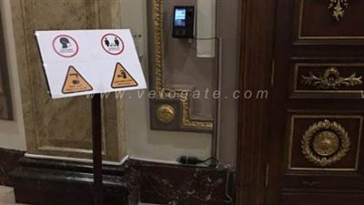 ملصقات بأروقة البرلمان للتوعية من كورونا|صور