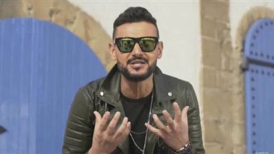 رامز جلال ساخرًا من بوسي: هربانة من قضايا