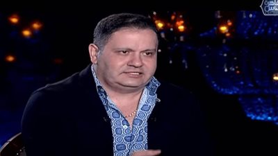 إدوارد يكشف حقيقة تغيير طائفته الدينية من أجل زوجته | فيديو