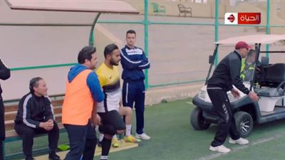 مشاهد كوميدية لعلى ربيع ومصطفى خاطر بعد عملهما فى الاستاد بـ 