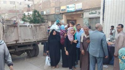 فض سوق الخميس بمدينة طوخ ضمن إجراءات مواجهة كورونا | صور