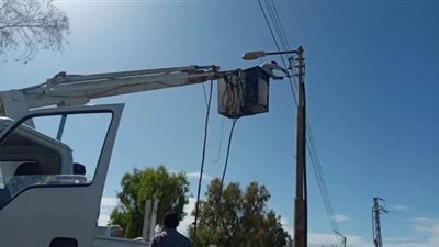 تركيب 100 كشاف في 