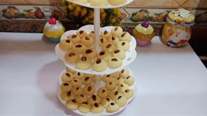 الغريبه