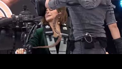 رعب سوزان نجم في مواجهة الثعبان.. ورامز :عايزه يلمس الشفاتير|فيديو