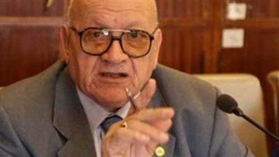 العليمي يطالب بإلغاء قانون ضريبة الأطيان: لا يؤثر على الموازنة العامة