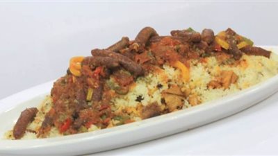 عمل فتة السجق على طريقة الشيف الشربيني | فيديو