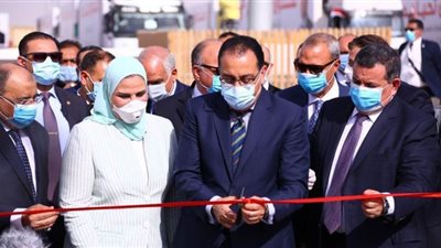 رئيس الوزراء ووزيرة التضامن يشاركان في إطلاق قافلة مساعدات لمواجهة كورونا | صور