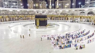 بث مباشر.. صلاة العشاء والتراويح من الحرم المكي