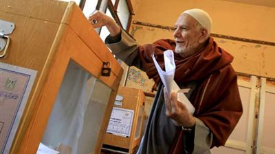 مركز حقوقي: المصريون بالخارج شرفوا مصر فى الانتخابات الرئاسية