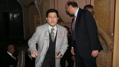 هاني شاكر يصل جامعة عين شمس لإحياء حفل مهرجان الموسيقى