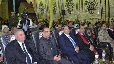 محافظ الإسماعيلية يشهد احتفال الكنيسة الإنجيلية بعيد الميلاد (صور)