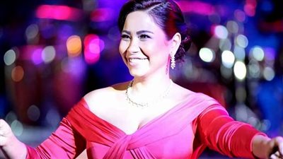 شيرين عبدالوهاب تروج لحفلاتها في السويد (فيديو)