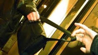 ضبط سائق بتهمة سرقة سائحة فرنسية في الغردقة