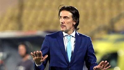 وكيل نيبوشا: الزمالك لم يبلغنا رسميا بقرار الإقالة