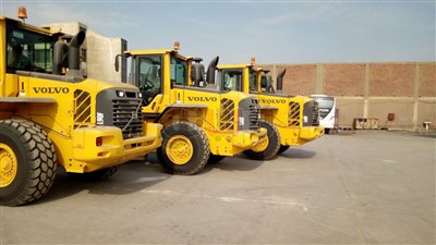 دعم منظومة النظافة بـ3 لوادر بقيمة ٧ ملايين جنيه في القليوبية (صور)