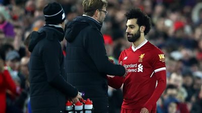 محمد صلاح يغادر لندن إلى أكرا لحضور حفل «الكاف» بطائرة خاصة
