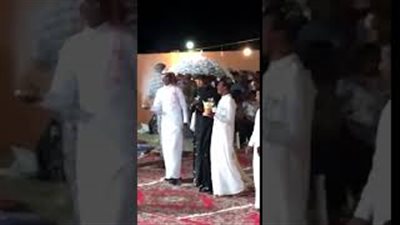 حفل زفاف لشابين شواذ بمكة المكرمة يثير غضب السعوديين (فيديو)