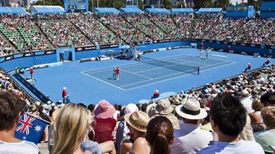 «هينجيس» و«ميرزا» يتأهلان لنهائي زوجي السيدات ببطولة أستراليا