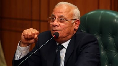 محافظ بورسعيد يوجه بإعادة النظر في منظومة الجمعيات الاستهلاكية