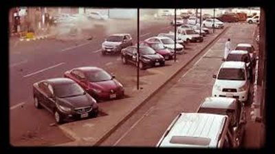 السرعة الجنونية تتسبب في حادث تصادم مروع بجدة (فيديو)