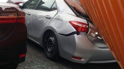 حادث مروع داخل جمرك الإسكندرية بسبب الرياح (صور)