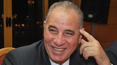 الزند: القضاة ملتزمون بتطبيق الدستور الذي اختاره الشعب