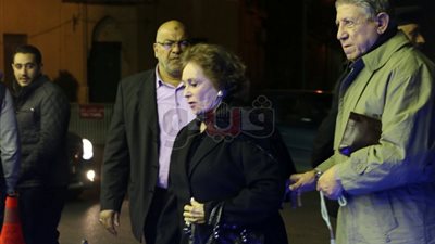 جيهان السادات ومحلب وعماد الدين حسين في عزاء إبراهيم نافع.. (صور)