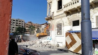 غضب أهالي بورسعيد بسبب هدم مبنى القنصلية الأمريكية (صور)