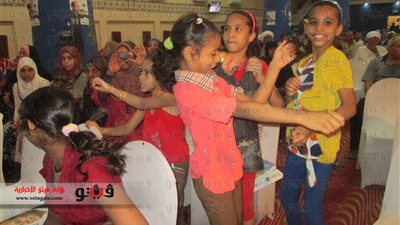 بالفيديو والصور.. أطفال قنا يؤيدون 