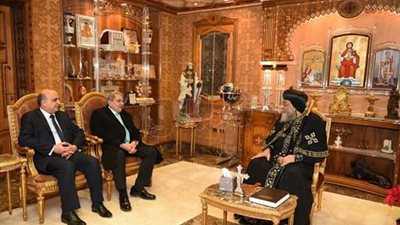 وزير المالية والمفتي يهنئان البابا تواضروس بالعيد
